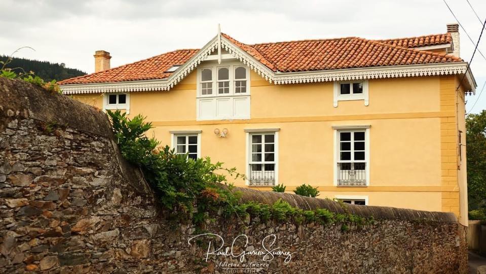 La Cochera de Somao, casona de tipología indiana Somado Exterior foto