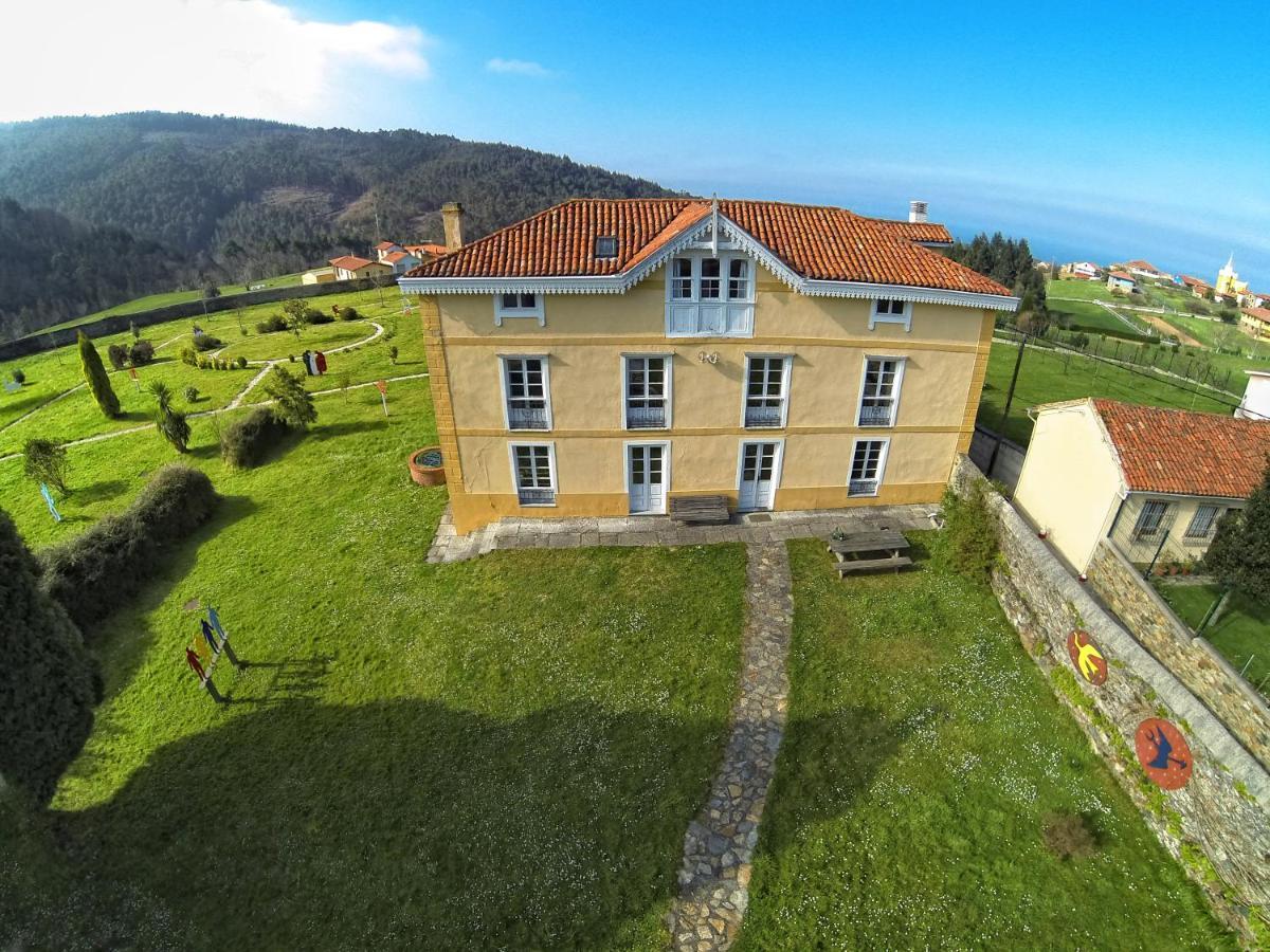 La Cochera de Somao, casona de tipología indiana Somado Exterior foto